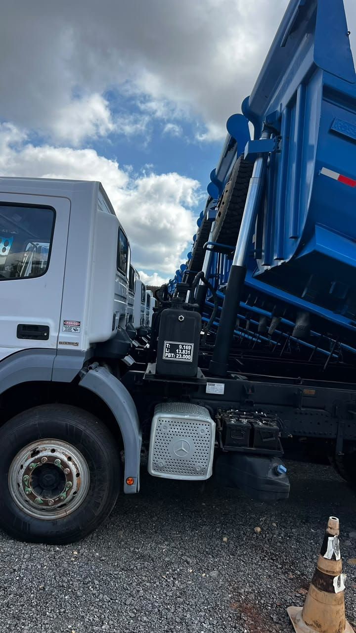 MERCEDES BENZ AXOR 2831 6x4 2013 — foto 3