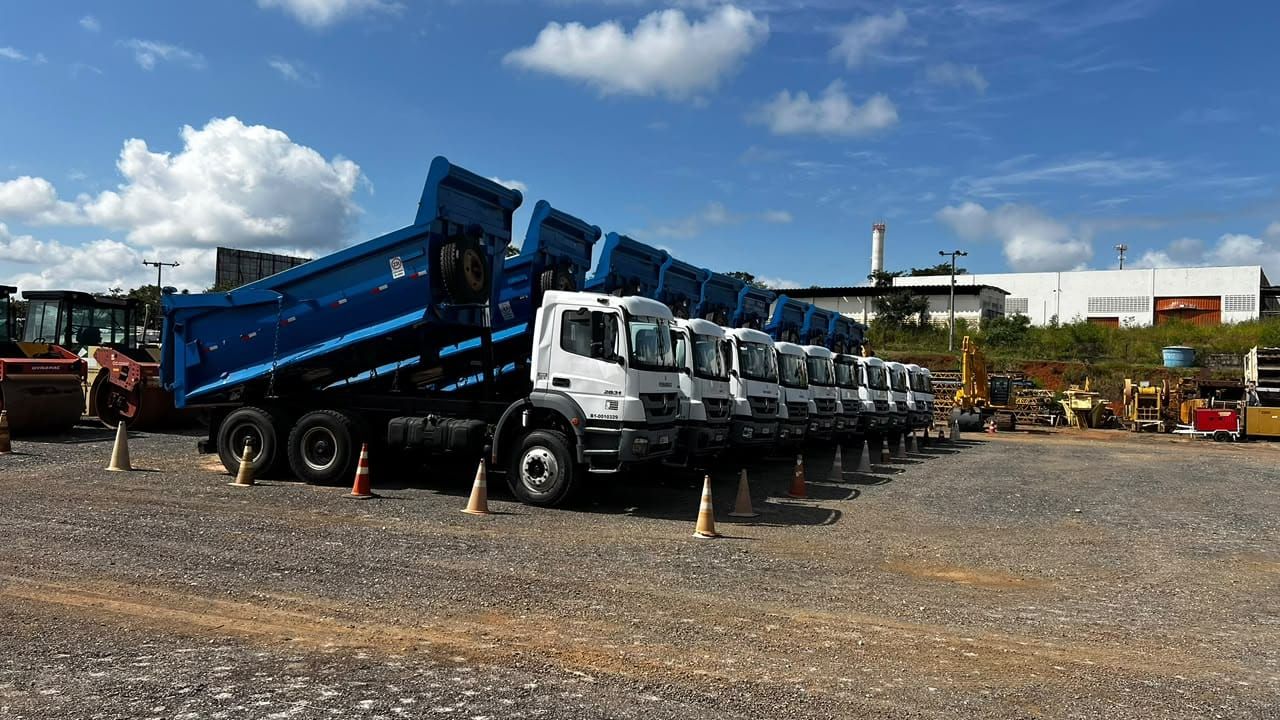 MERCEDES BENZ AXOR 2831 6x4 2013 — foto 2