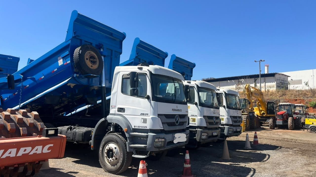 MERCEDES BENZ AXOR 2831 6x4 2013 — foto 5